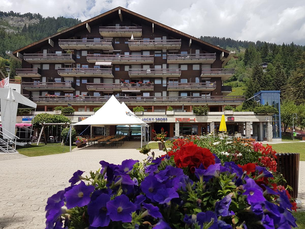 Holidays Groupes Анзер Екстер'єр фото